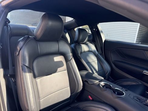 Used 2025 Ford Mustang Premium image 16