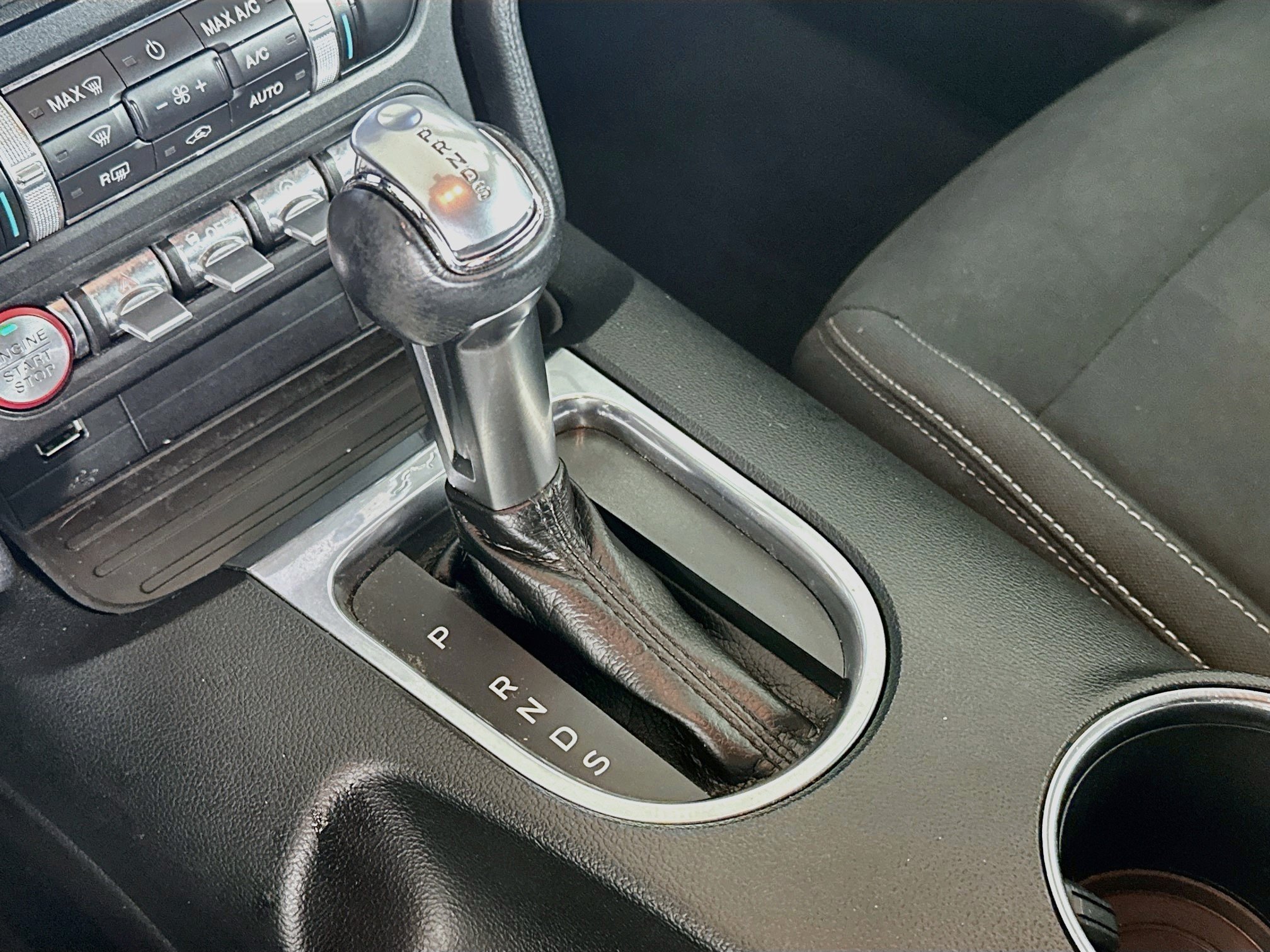 Used 2018 Ford Mustang Convertible w/ Equipment Group 101A RWD image 23