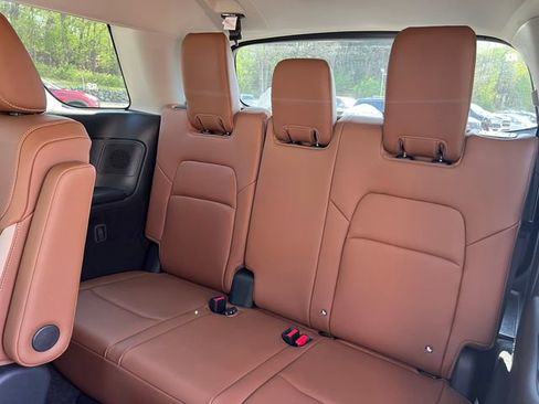New 2026 Nissan Pathfinder Platinum AWD/4WD image 6