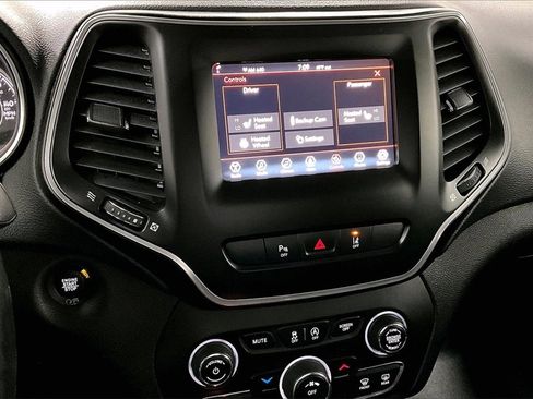 Used 2021 Jeep Cherokee Latitude Plus image 10