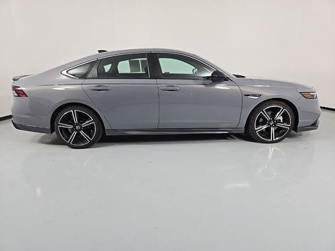 Used 2023 Honda Accord Sport image 6