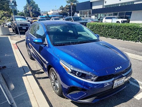 Used 2024 Kia Forte LXS FWD image 3