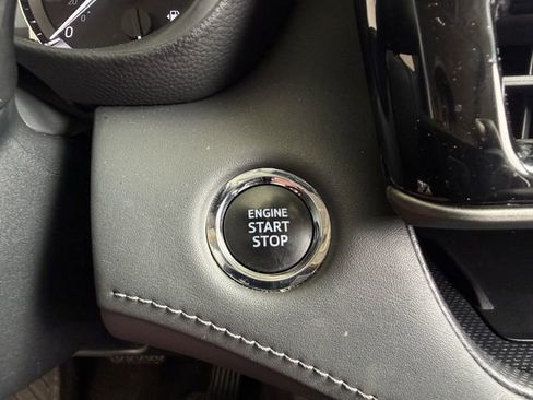 Used 2023 Toyota Highlander XLE FWD image 24