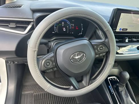 Used 2026 Toyota Corolla LE w/ LE Premium Package FWD image 19