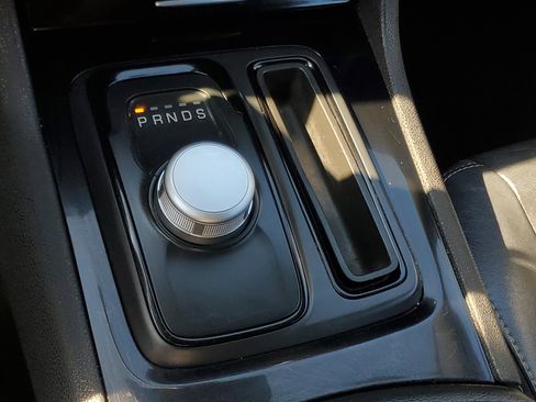 Used 2019 Chrysler 300 S image 27