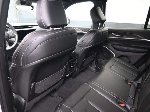 New 2026 Jeep Grand Cherokee Limited image 23