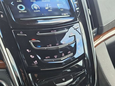 Used 2019 Cadillac Escalade ESV Premium Luxury image 10
