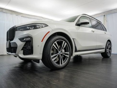 Used 2021 BMW X7 xDrive40i w/ M Sport Package AWD/4WD image 29