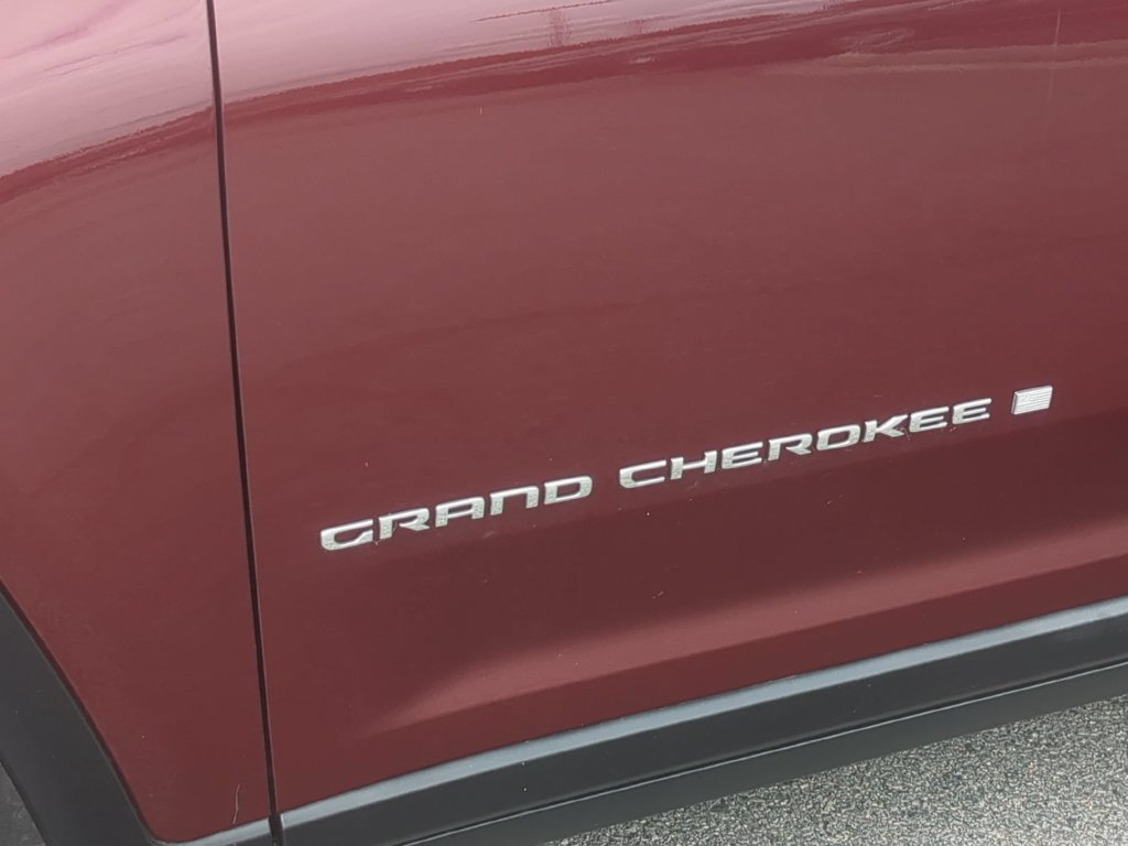 Used 2022 Jeep Grand Cherokee L Laredo w/ Luxury Tech Group I AWD/4WD image 10