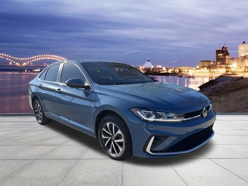 Used 2025 Volkswagen Jetta S image 4