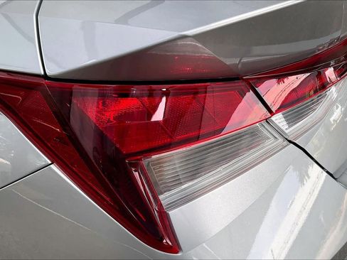 Certified 2023 Hyundai Elantra SEL FWD image 28