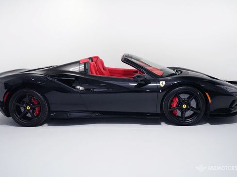 Used 2021 Ferrari F8 Tributo RWD image 4