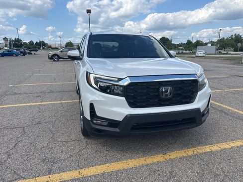 Used 2025 Honda Passport EX-L image 16