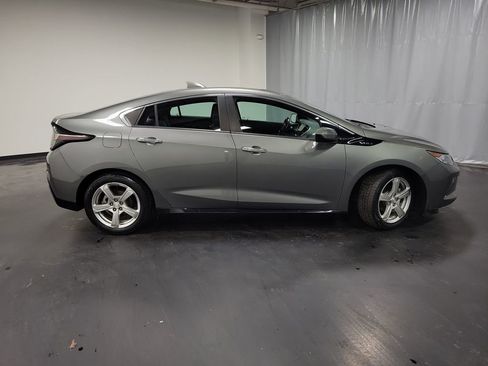 Used 2017 Chevrolet Volt LT w/ Comfort Package image 10