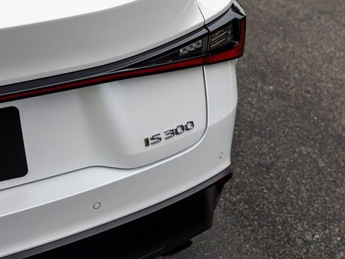 Used 2024 Lexus IS 300 w/ Comfort Package image 13