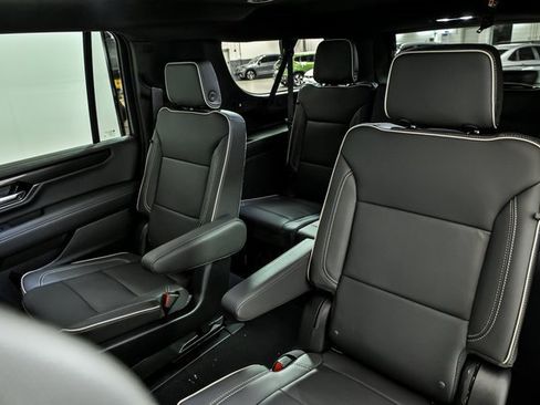 New 2026 GMC Yukon XL Elevation w/ LPO, Illumination Package image 9