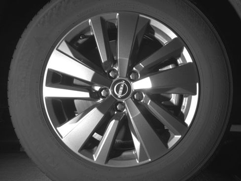 Used 2025 Nissan Pathfinder SV image 13