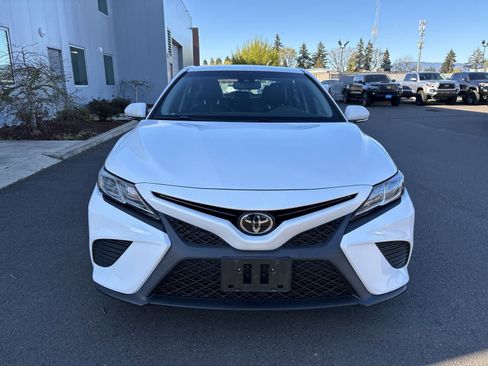 Used 2018 Toyota Camry SE w/ Convenience Package image 7