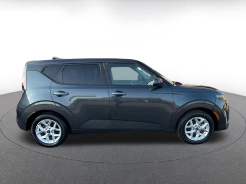 Used 2025 Kia Soul LX w/ LX Technology Package FWD image 12