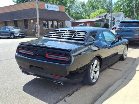 Used 2016 Dodge Challenger R/T RWD image 6