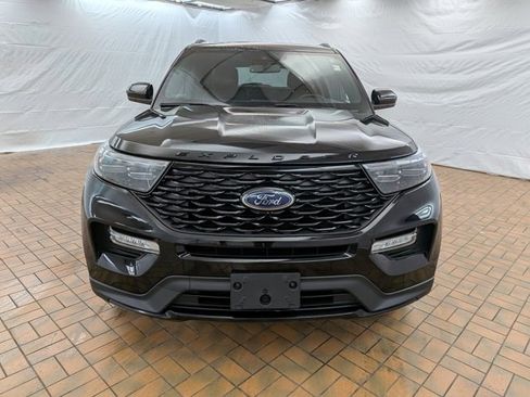 Used 2023 Ford Explorer ST-Line w/ Class IV Trailer Tow Package image 2
