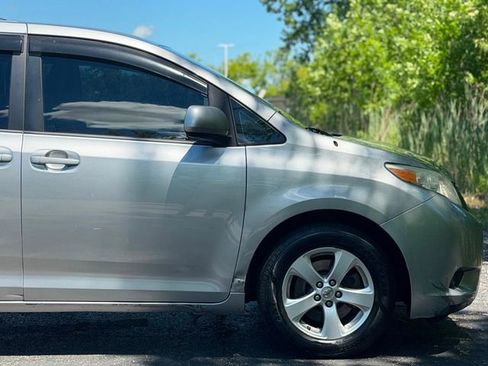 Used 2012 Toyota Sienna LE FWD image 14