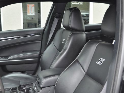 Used 2023 Chrysler 300 S w/ Comfort Group image 7