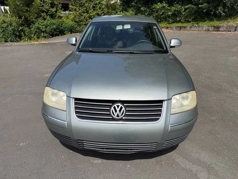 Used 2005 Volkswagen Passat GL FWD image 11