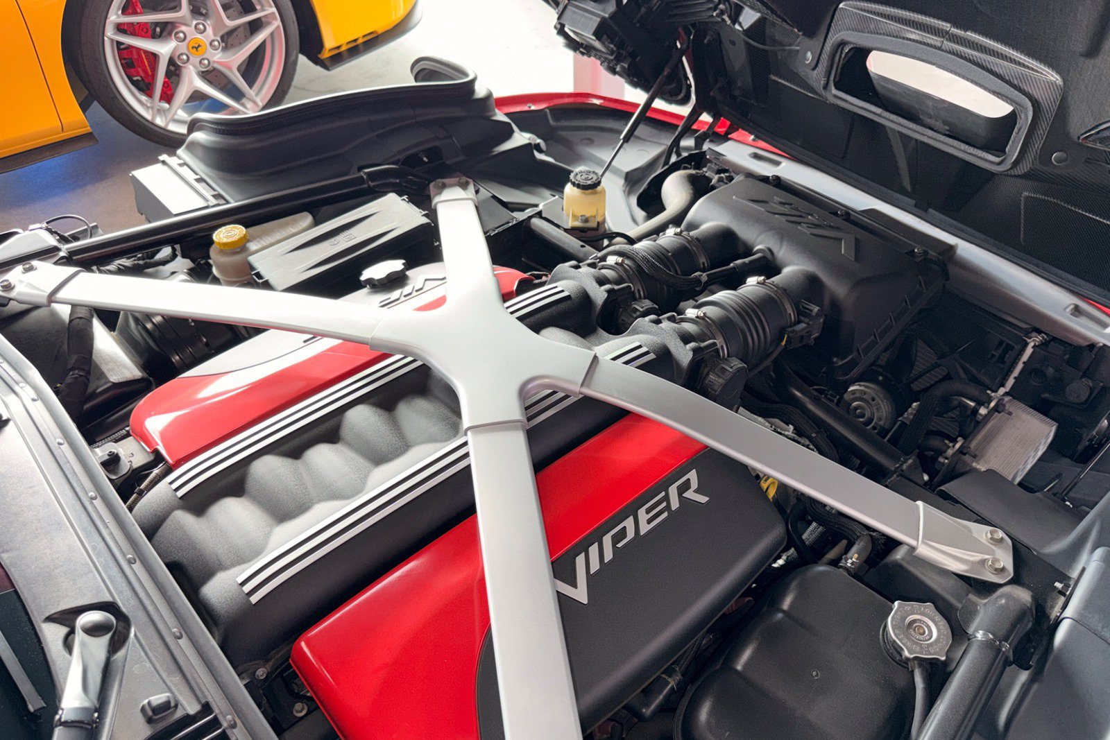 Used 2013 SRT Viper GTS w/ GTS Laguna Interior Pkg RWD image 27