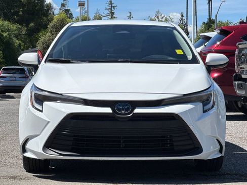Certified 2025 Toyota Corolla LE w/ LE Premium Package FWD image 8