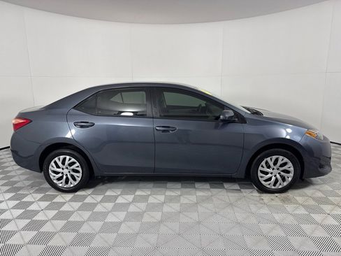 Used 2018 Toyota Corolla LE image 4