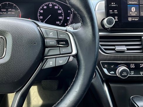 Used 2018 Honda Accord Touring image 13
