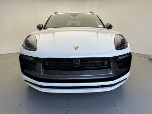 Certified 2025 Porsche Macan Turbo image 25