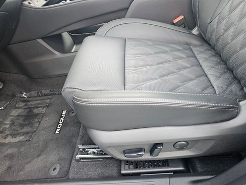 Used 2026 Nissan Rogue Platinum w/ Platinum Premium Package image 19