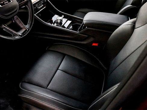 New 2025 Jeep Grand Cherokee Overland w/ Adv Protech Group III image 10