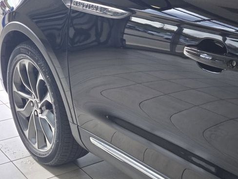 Used 2022 Lincoln Nautilus Reserve image 17