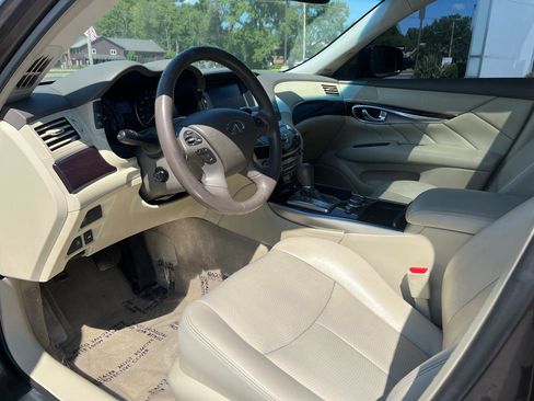 Used 2019 INFINITI Q70 Luxe RWD image 15