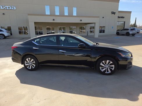 Used 2023 Nissan Altima 2.5 S image 6