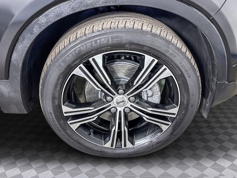 Used 2022 Volvo XC40 T5 Inscription w/ Advanced Package image 32