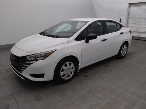Used 2025 Nissan Versa S w/ Trunk Package FWD image 2
