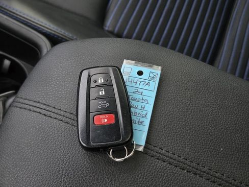 Used 2024 Toyota RAV4 XSE AWD/4WD image 39
