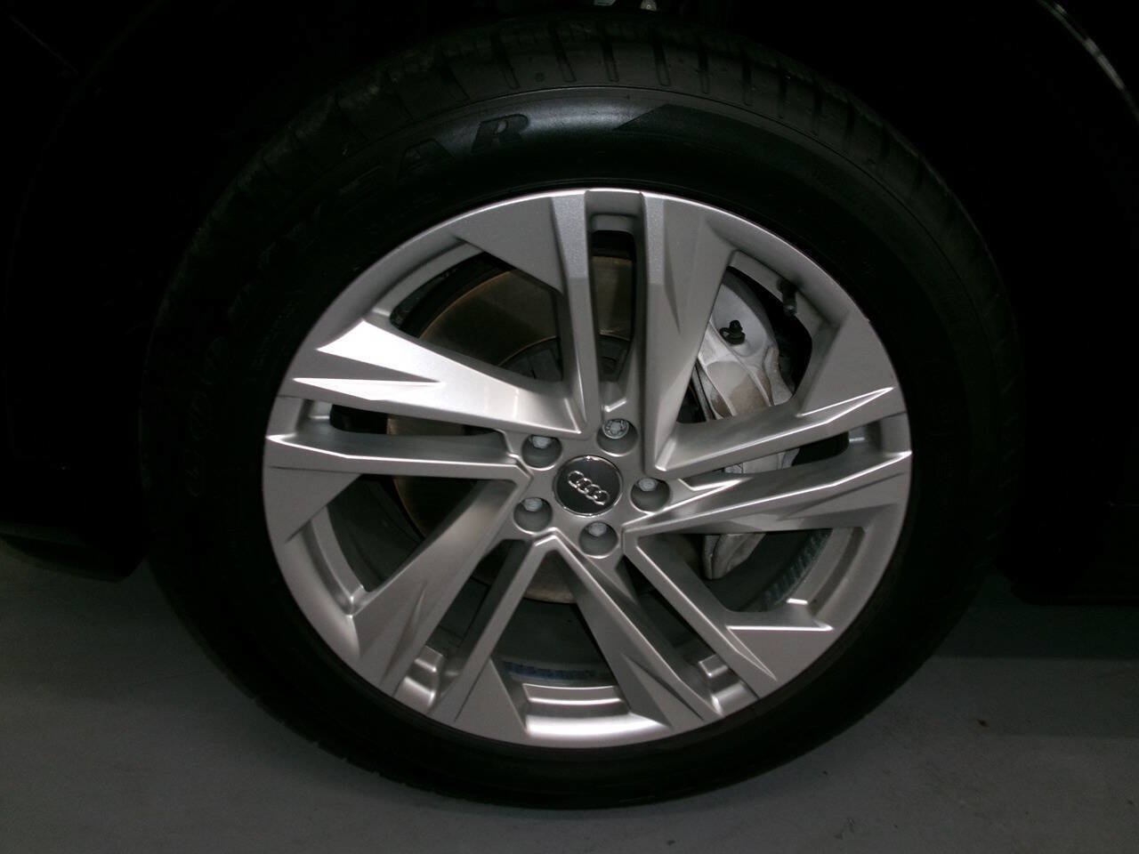 Used 2020 Audi Q7 3.0T Prestige w/ Prestige Package AWD/4WD image 16