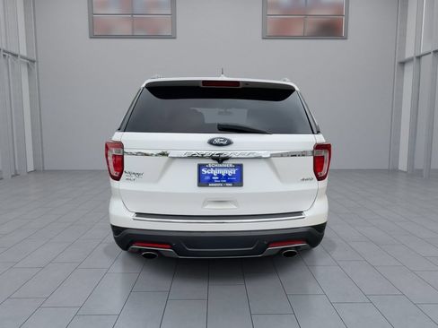 Used 2018 Ford Explorer XLT w/ Equipment Group 202A AWD/4WD image 7