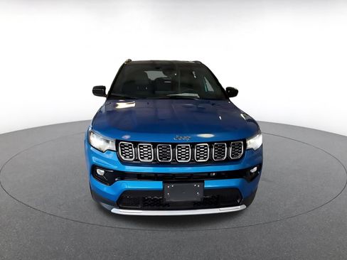 Used 2025 Jeep Compass Limited AWD/4WD image 4