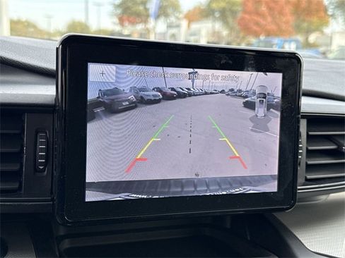 Used 2020 Ford Explorer XLT w/ Equipment Group 202A image 26