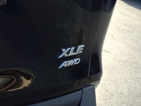Used 2024 Toyota RAV4 XLE AWD/4WD image 29
