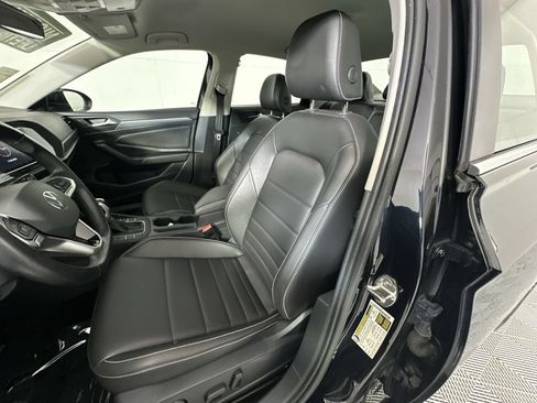 Used 2024 Volkswagen Jetta SE FWD image 11