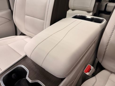 Used 2025 GMC Acadia Denali w/ Super Cruise Package image 42