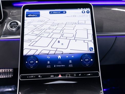 Used 2023 Mercedes-Benz S 580 4MATIC Sedan w/ AMG Line image 17