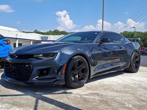 Used 2019 Chevrolet Camaro ZL1 RWD image 3